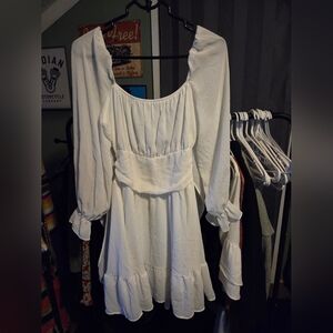 Chic Long Sleeve White Dress